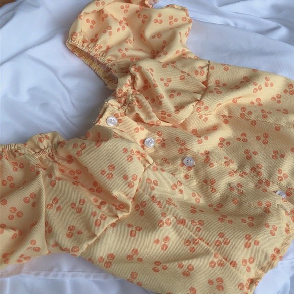 Yellow tangerine puffy sleeve top for the summer! - Picture 3 of 4